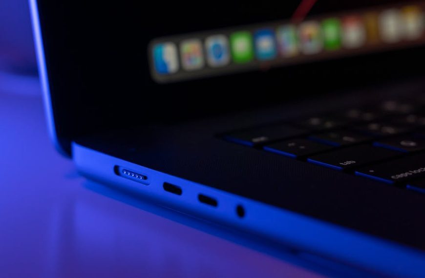 laptop port