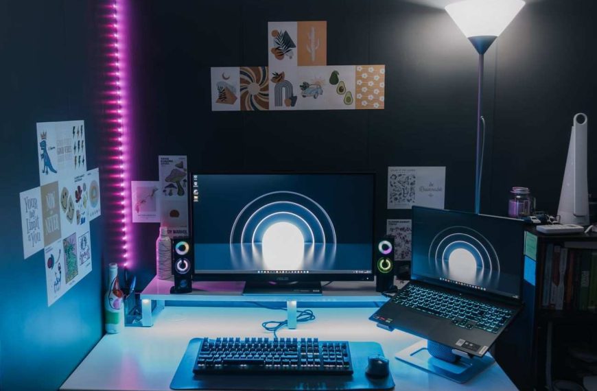 laptop monitor
