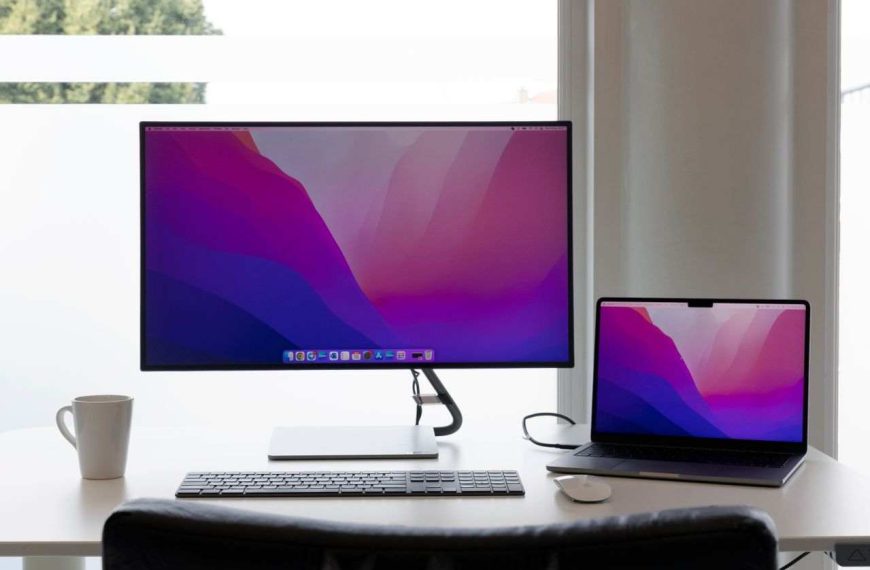 laptop monitor